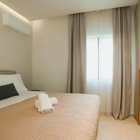 Lejlighedshotel Celine Luxury & *